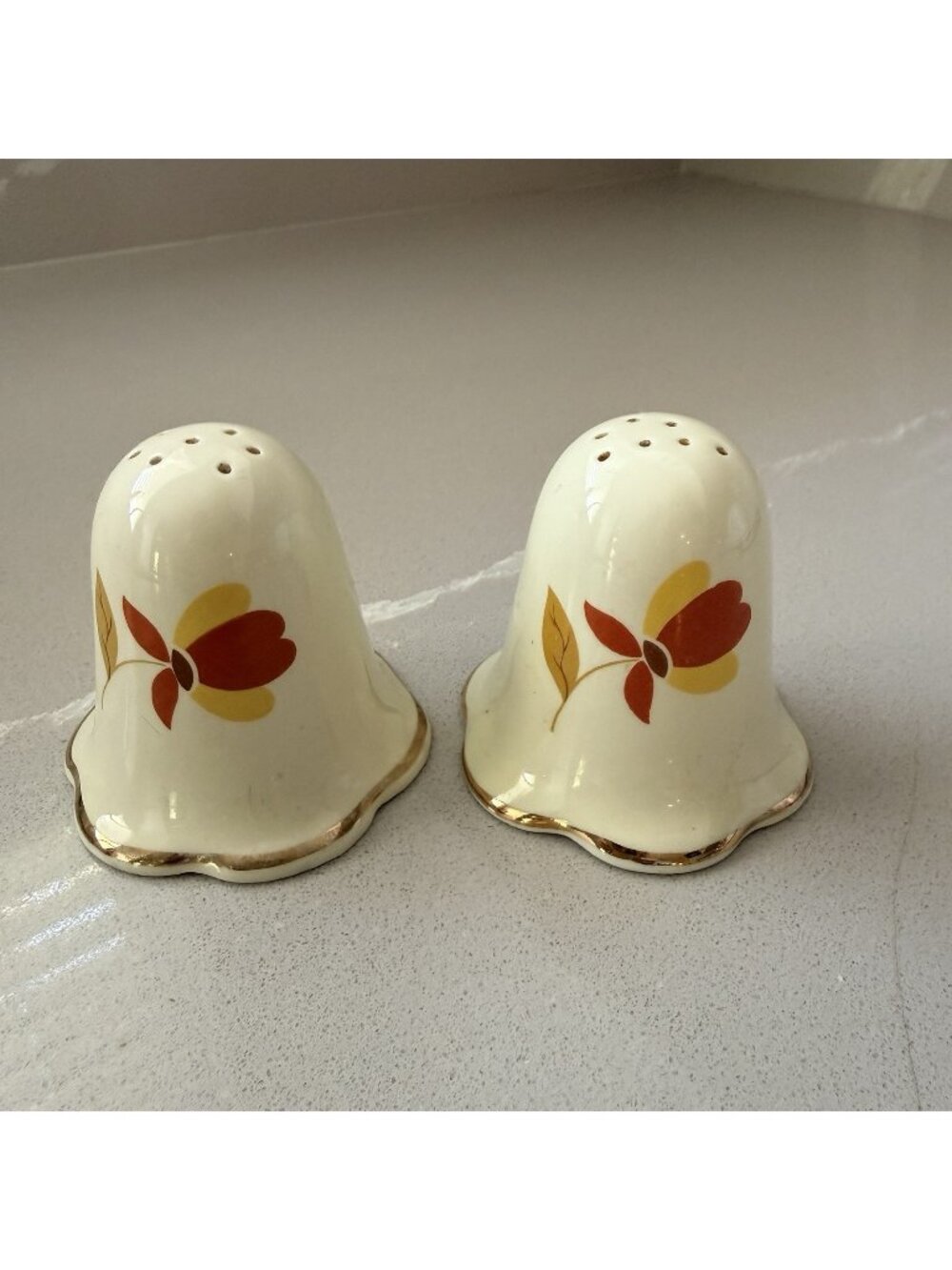 Vintage Hall Jewel Tea Autumn Leaf Ruffled Ghost Salt and Pepper Shakers Fall